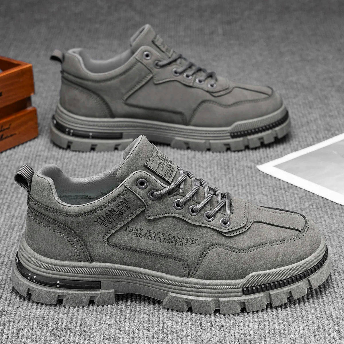 Casual Men Outdoor Hiking Shoes Breathable Anti Odor Comfortable