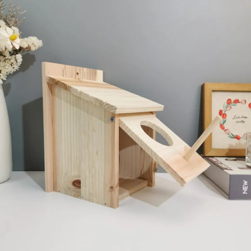 Wooden Hummingbird Nest House for Outdoor Garden Birds Feeding Ornament
