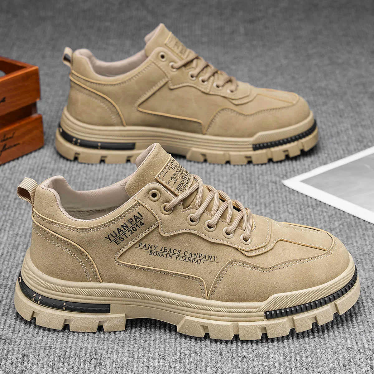Casual Men Outdoor Hiking Shoes Breathable Anti Odor Comfortable
